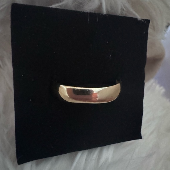 Classic Gold Band Ring - Picture 5 of 7